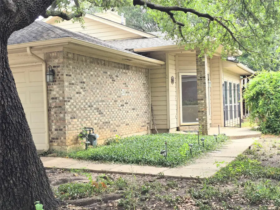 2211 Baltic Avenue, Arlington, TX 76011 - #2