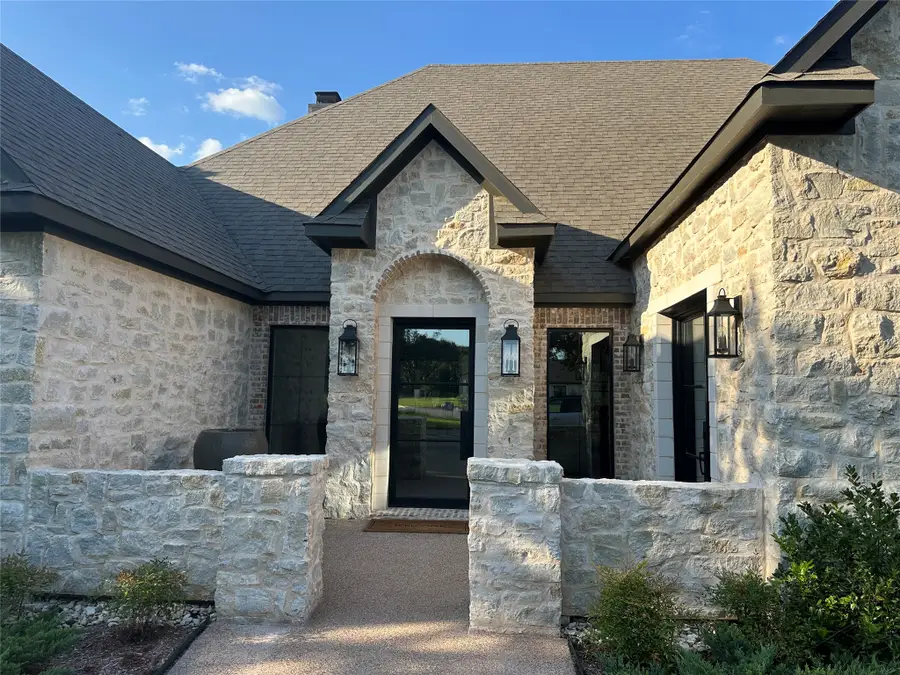1136 Queen Elizabeth Drive, McGregor, TX 76657 - #3