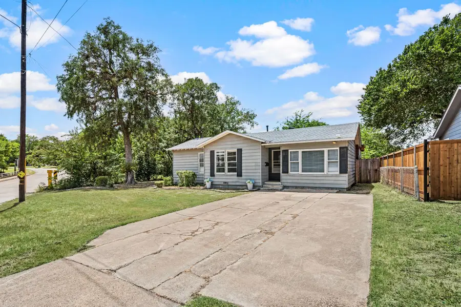 3501 Eastridge Drive, Haltom City, TX 76117 - #2