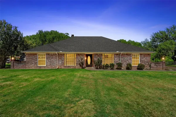 108 Spring Creek Street, Lacy Lakeview, TX 76705