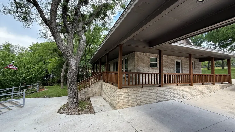 407 S Lakewood Circle, Lake Bridgeport, TX 76426 - #3