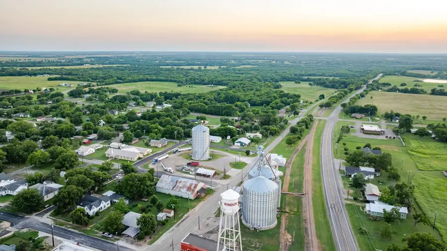 914 Main St/wall/cr3220, Windom, TX 75492 - #3