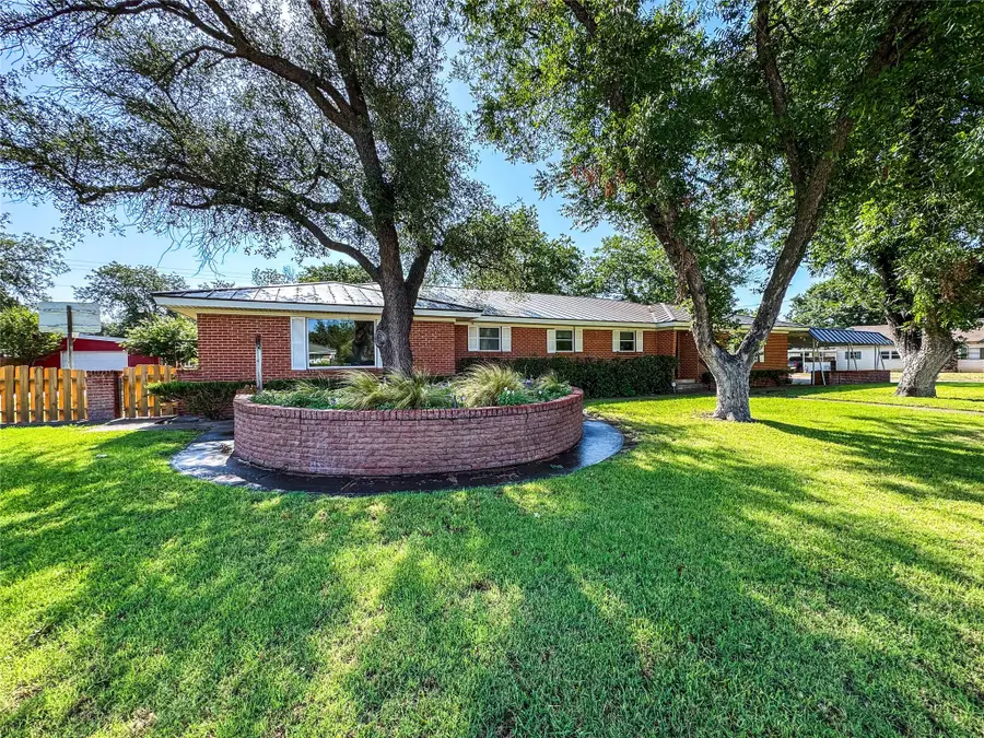1102 N Avenue G, Haskell, TX 79521 - #2