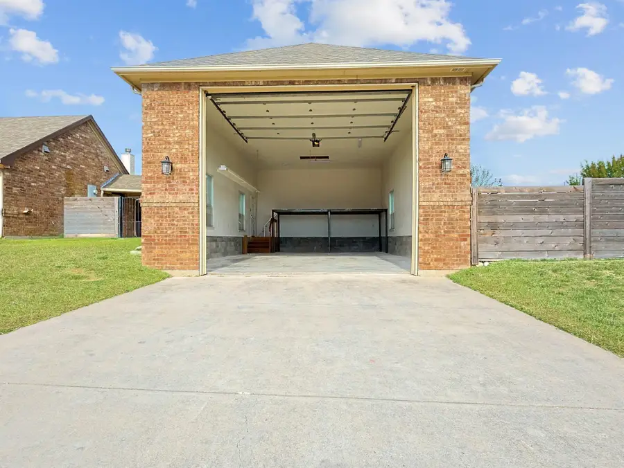 209 Clear Fork Trail, Rhome, TX 76078 - #2
