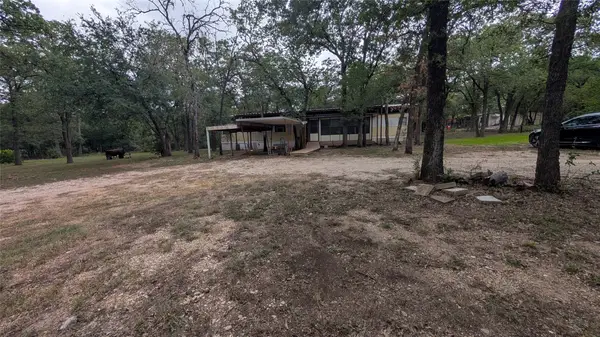325 Oakgrove Circle, Elm Mott, TX 76640