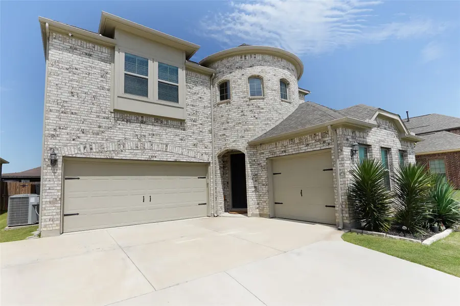 9320 Meadowpark Drive, Justin Roanoke, TX 76226 - #2