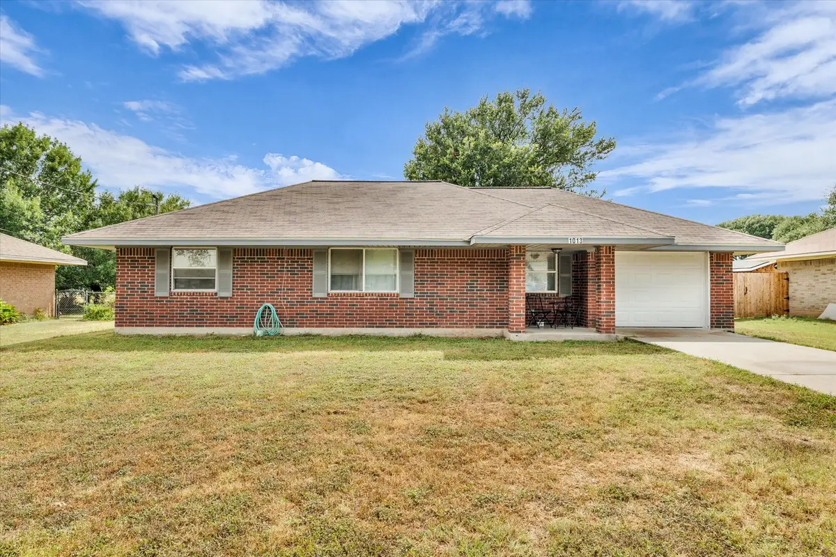 1013 S Madison Street, McGregor, TX 76657 - #1