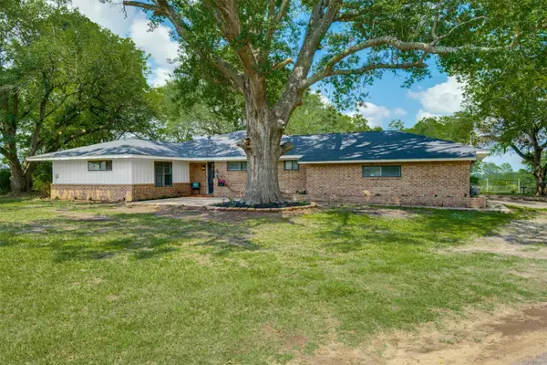 307 Daingerfield Street, Naples, TX 75568