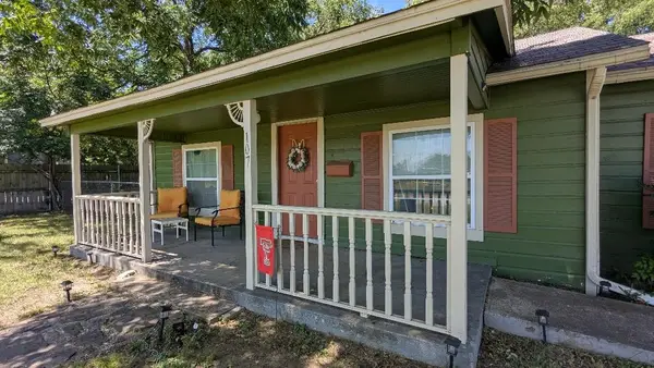 107 Brown Street, Mansfield, TX 76063