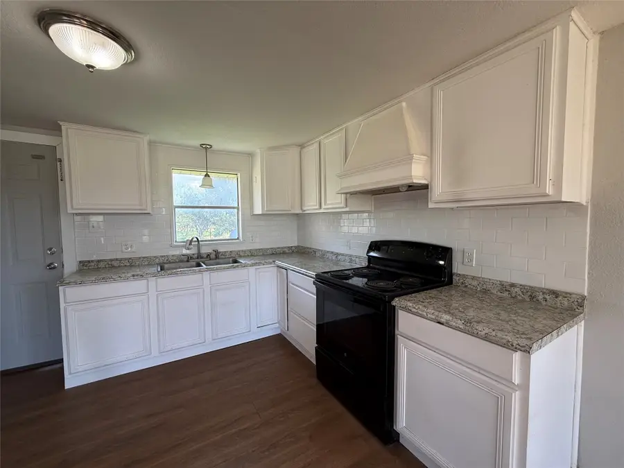 902 Grimes Road, Mineral Wells, TX 76067 - #2