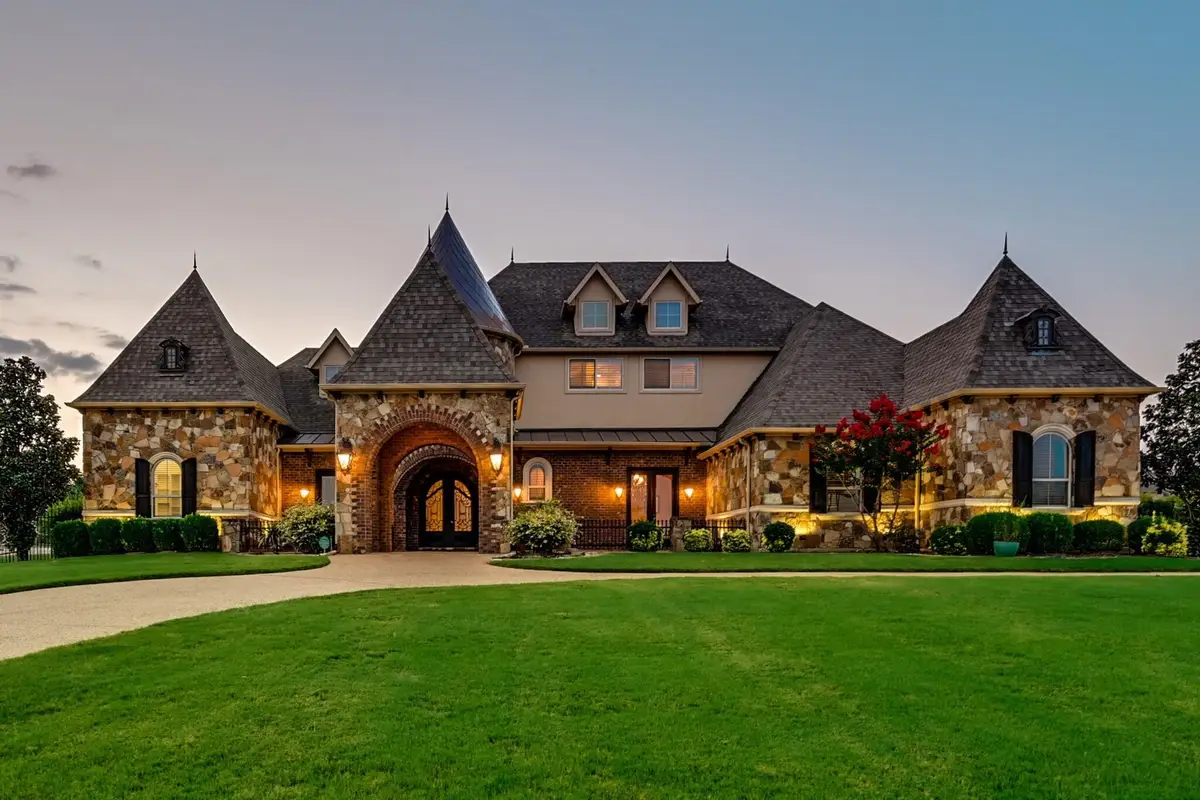 7001 Diamond Oaks Drive, Mansfield, TX 76063 - #1