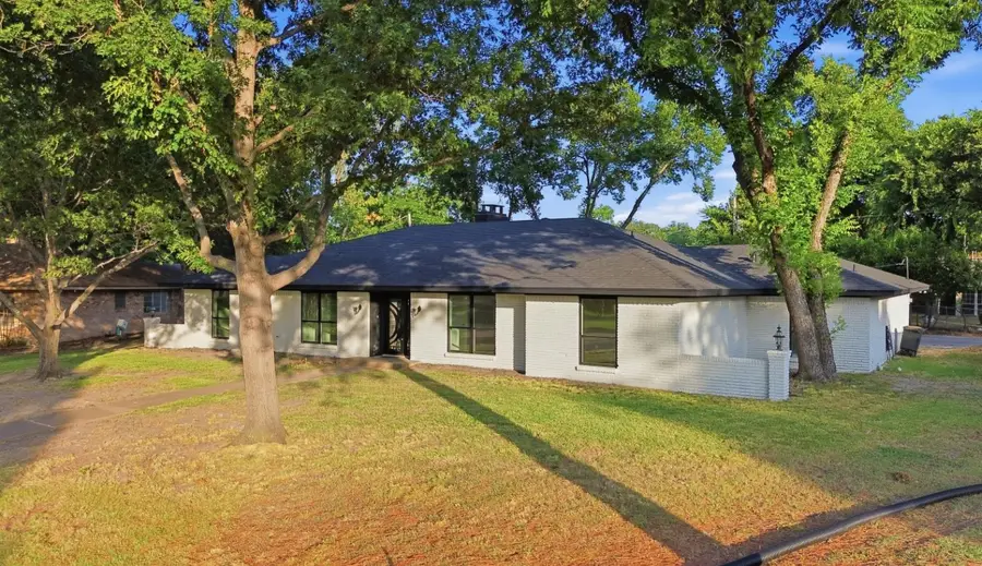 729 Surrey Circle, Grand Prairie, TX 75050 - #2