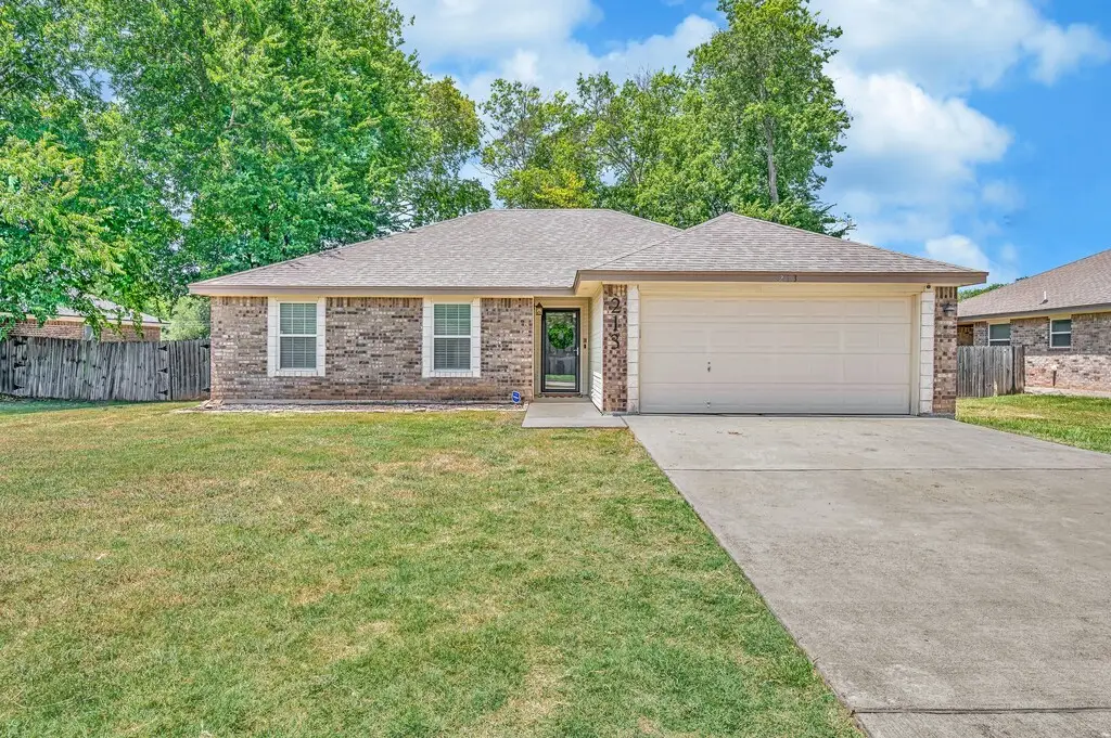 213 Woodlands Boulevard, Bellmead, TX 76705 - #1