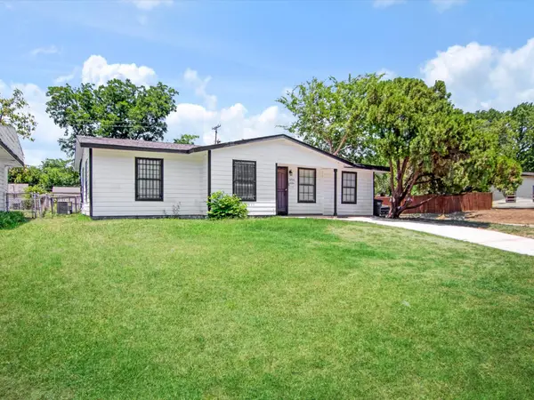 3700 Griggs Avenue, Fort Worth, TX 76119