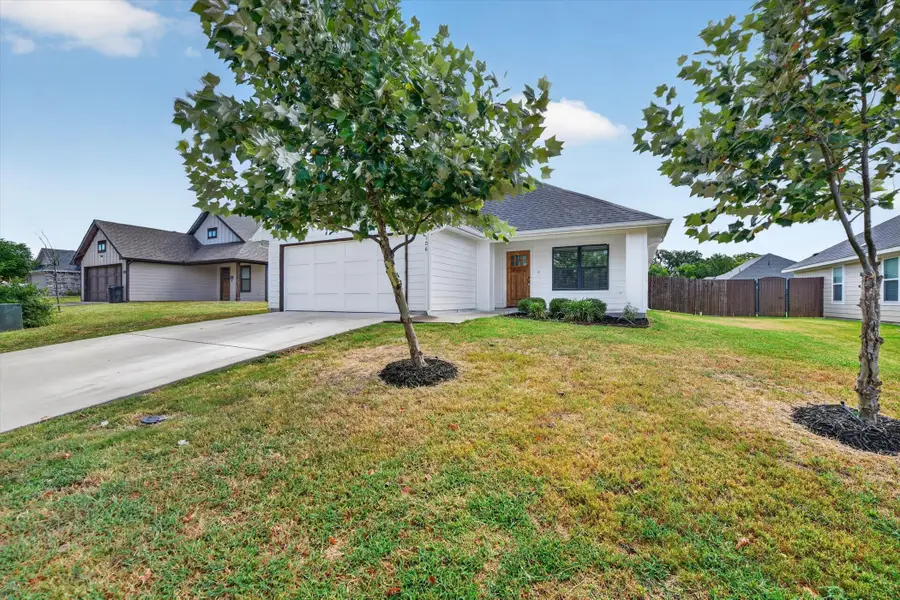 106 Clover Circle, Weatherford, TX 76086 - #3