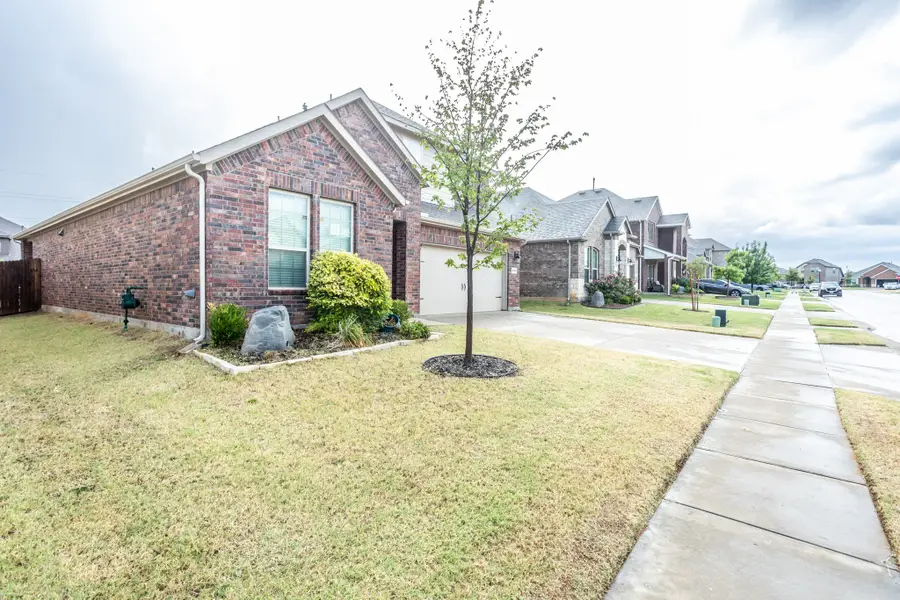 3235 Hunters Glen Drive, Aubrey, TX 76227 - #3