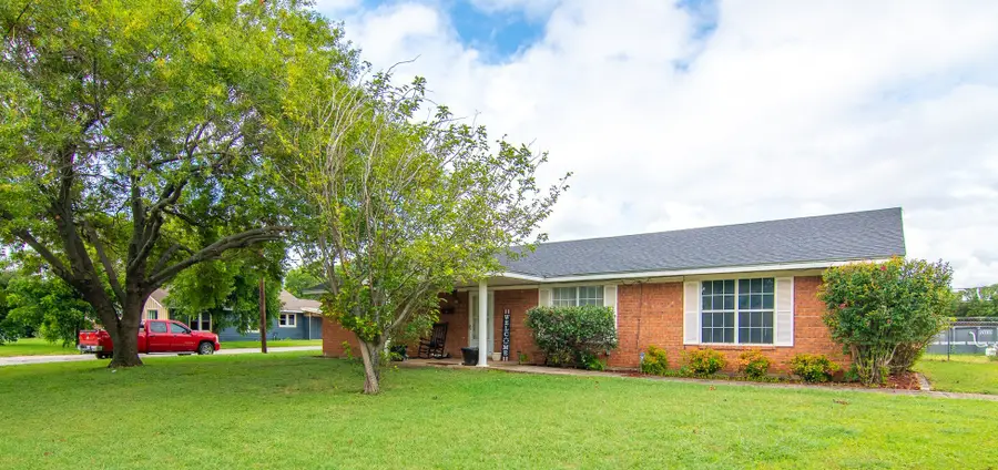 1909 4th Street, Brownwood, TX 76801 - #2