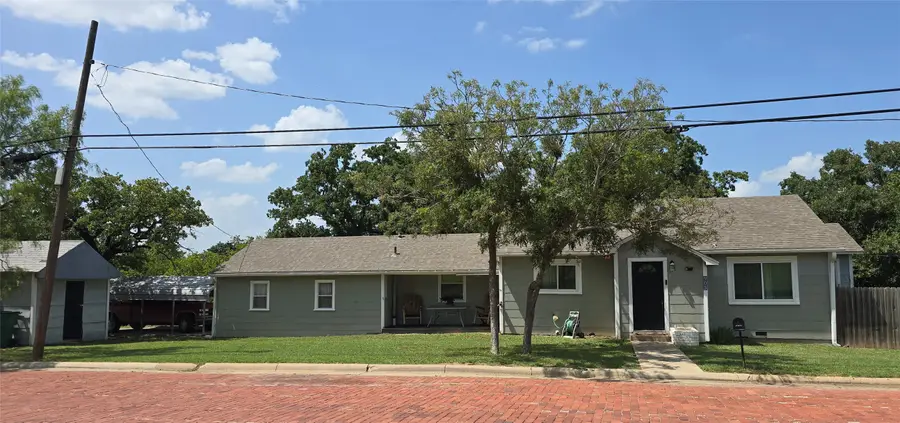 903 W Plummer Street, Eastland, TX 76448 - #2