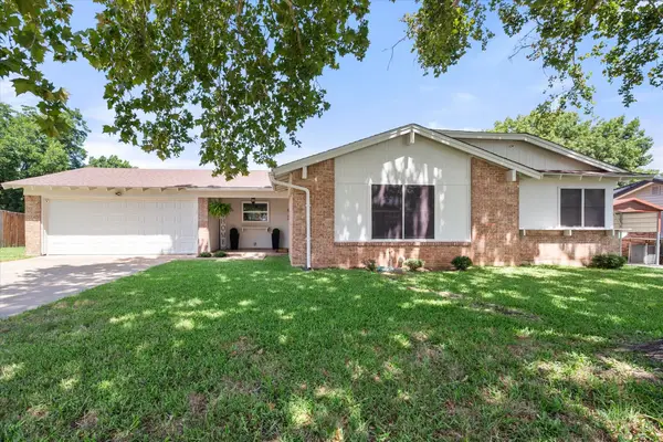 806 Ridgeway Road, Joshua, TX 76058