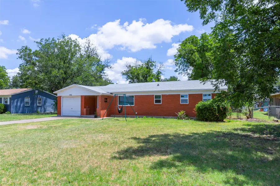 1702 N Avenue G, Haskell, TX 79521 - #2