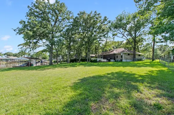 120 Los Peces, Gun Barrel City, TX 75156