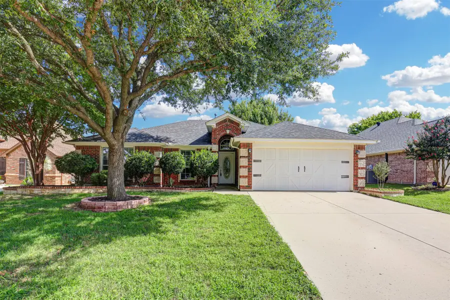512 Surry Court, Saginaw, TX 76179 - #2