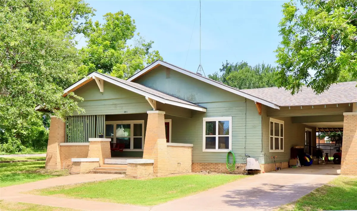 203 E Bennett Street, Strawn, TX 76475 - #1