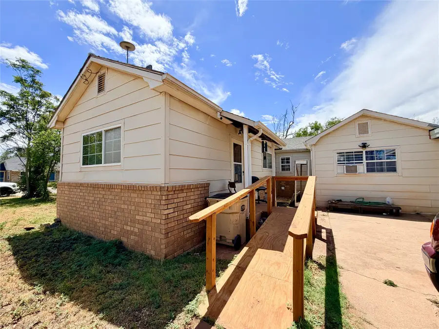 912 Locust, Merkel, TX 79536 - #2