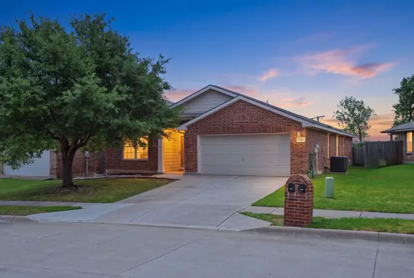 2665 Gardendale Drive, Fort Worth, TX 76120