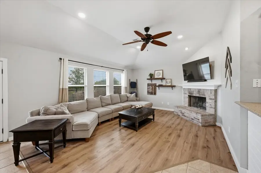 10521 Bradshaw Drive, Fort Worth, TX 76108 - #2