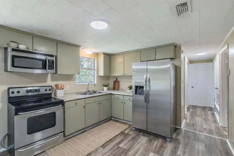 207 N Avenue U, Clifton, TX 76634 - #3