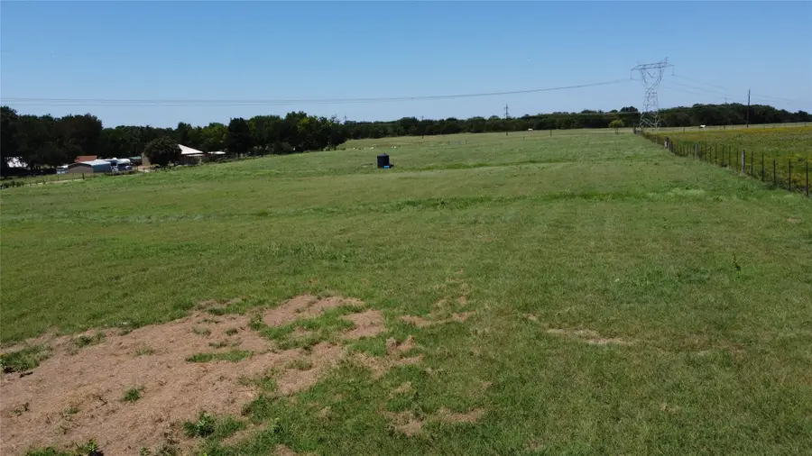 833 E Lovers Lane, Bells, TX 75414 - #2