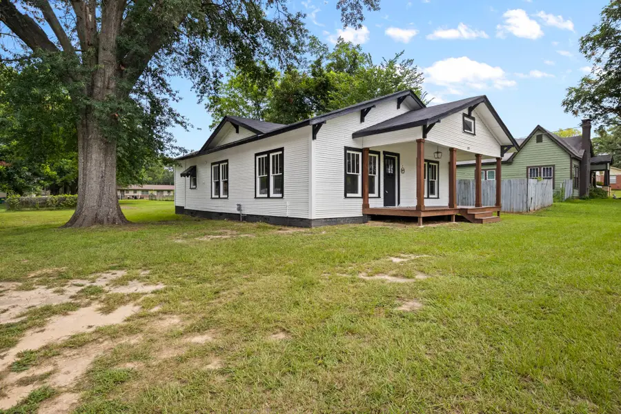207 W 3rd Street, Omaha, TX 75571 - #2