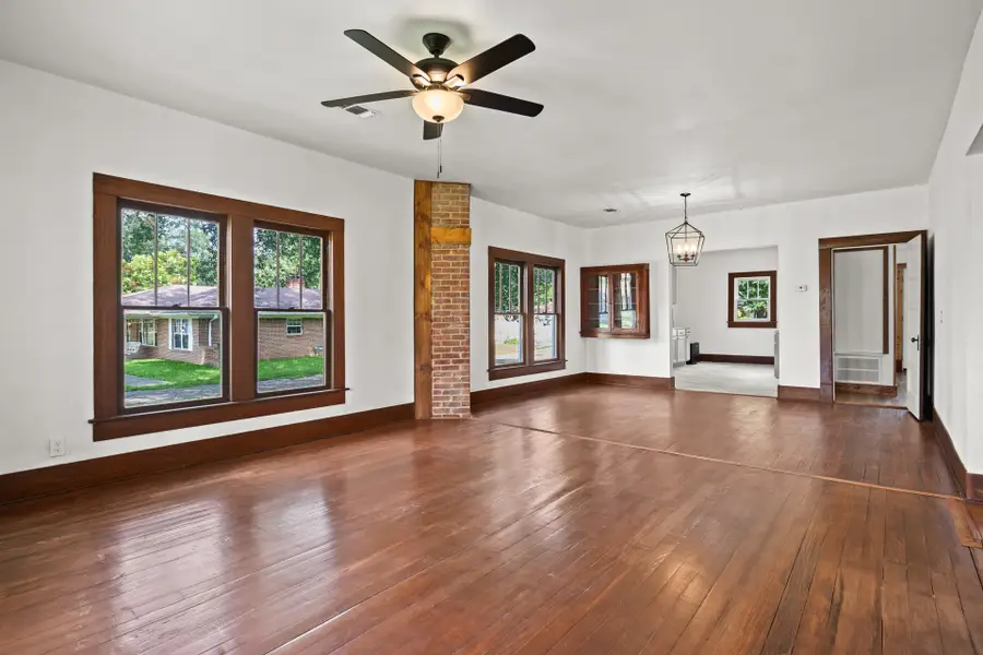 207 W 3rd Street, Omaha, TX 75571 - #3
