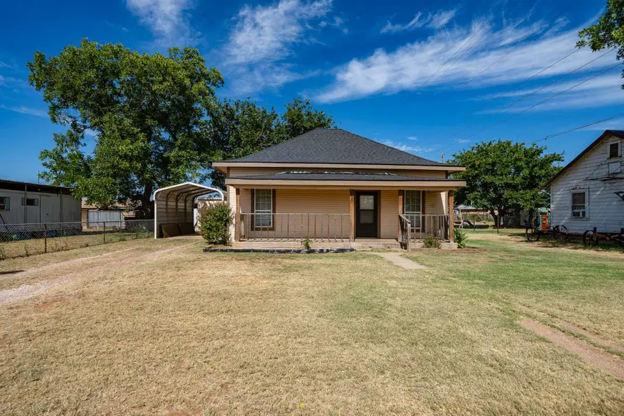 105 N Orange Street, Roby, TX 79543 - #2