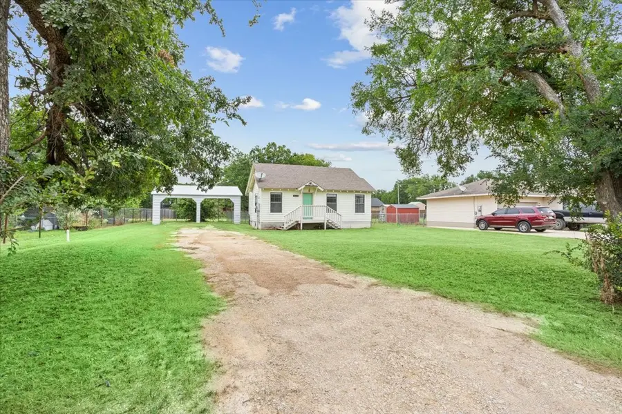 608 Ninth Street, Hico, TX 76457 - #2