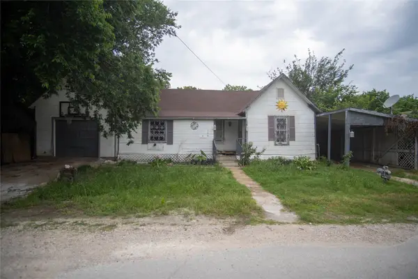 106 S Watson Street, Alvarado, TX 76009