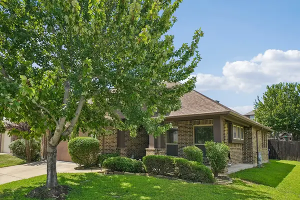 1075 Carpenter Court, Lavon, TX 75166
