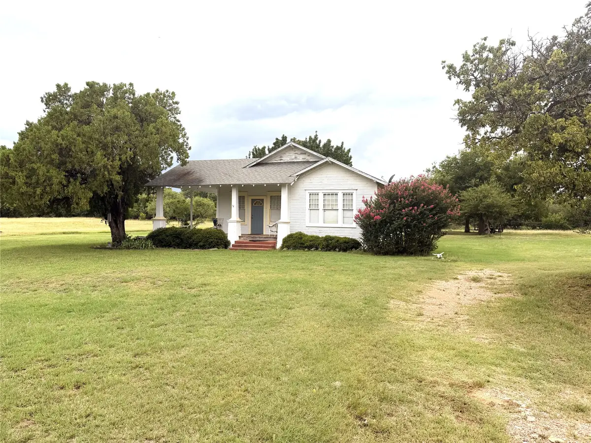 709 W Saint Charles Street, Eastland, TX 76448 - #1