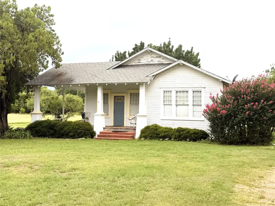 709 W Saint Charles Street, Eastland, TX 76448 - #2