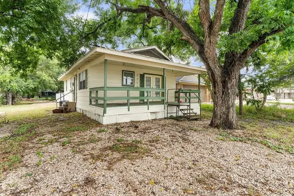 2715 S 2nd Street, Waco, TX 76706