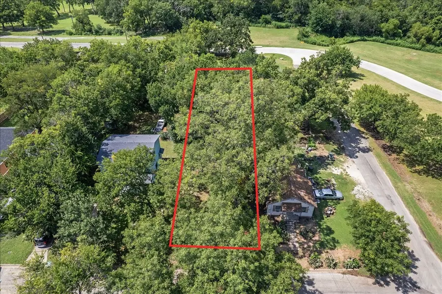 511 E Wilson Avenue, Sherman, TX 75090 - #2