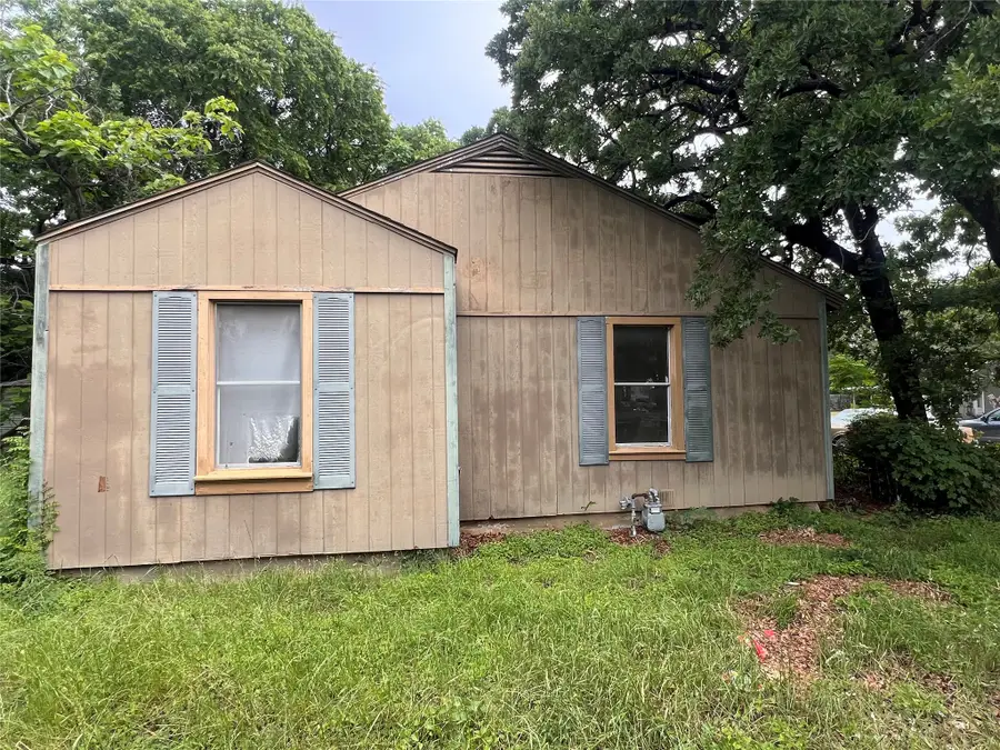 2925 Oakwood Street, Haltom City, TX 76117 - #3