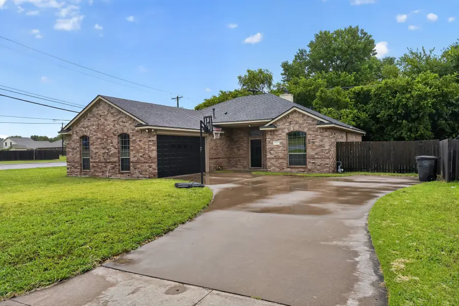1301 Hyde Park Boulevard, Cleburne, TX 76033 - #3