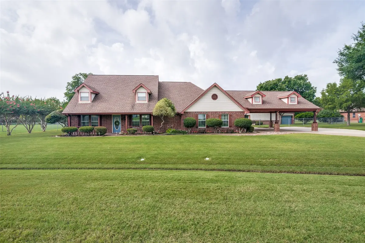 6630 Meadow Ridge Circle, Nevada, TX 75173 - #1