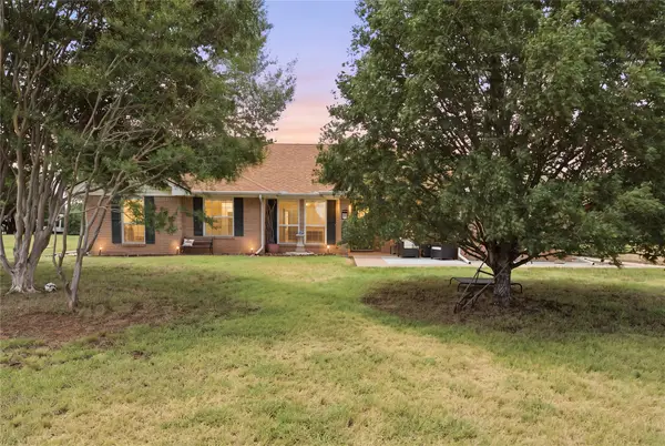 180 Bend Of The Bosque Road, China Spring, TX 76633