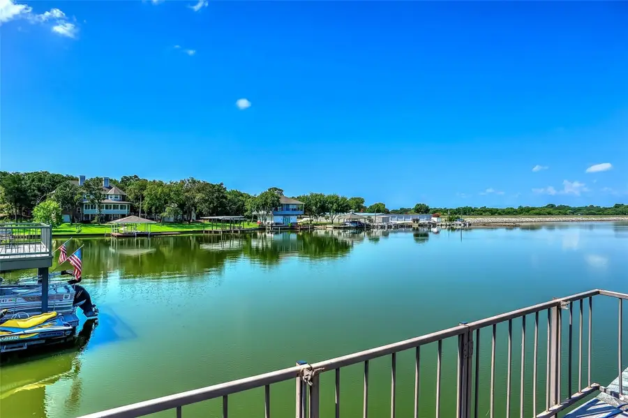 102 Mohawk Cove, Lake Kiowa, TX 76240 - #2