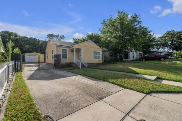 1005 W Clarence Street W, Fort Worth, TX 76117