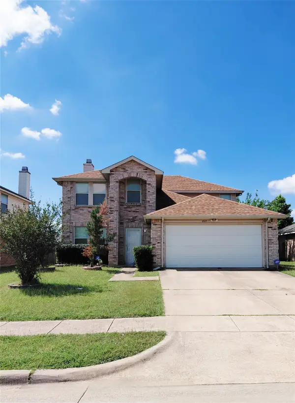 2123 W Grove Lane, Grand Prairie, TX 75052