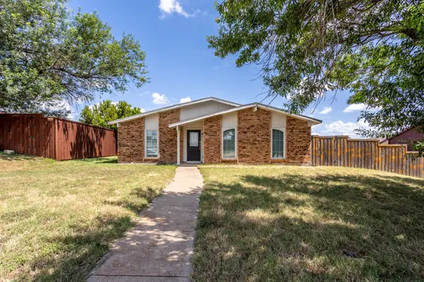 649 Eagle Drive, DeSoto, TX 75115